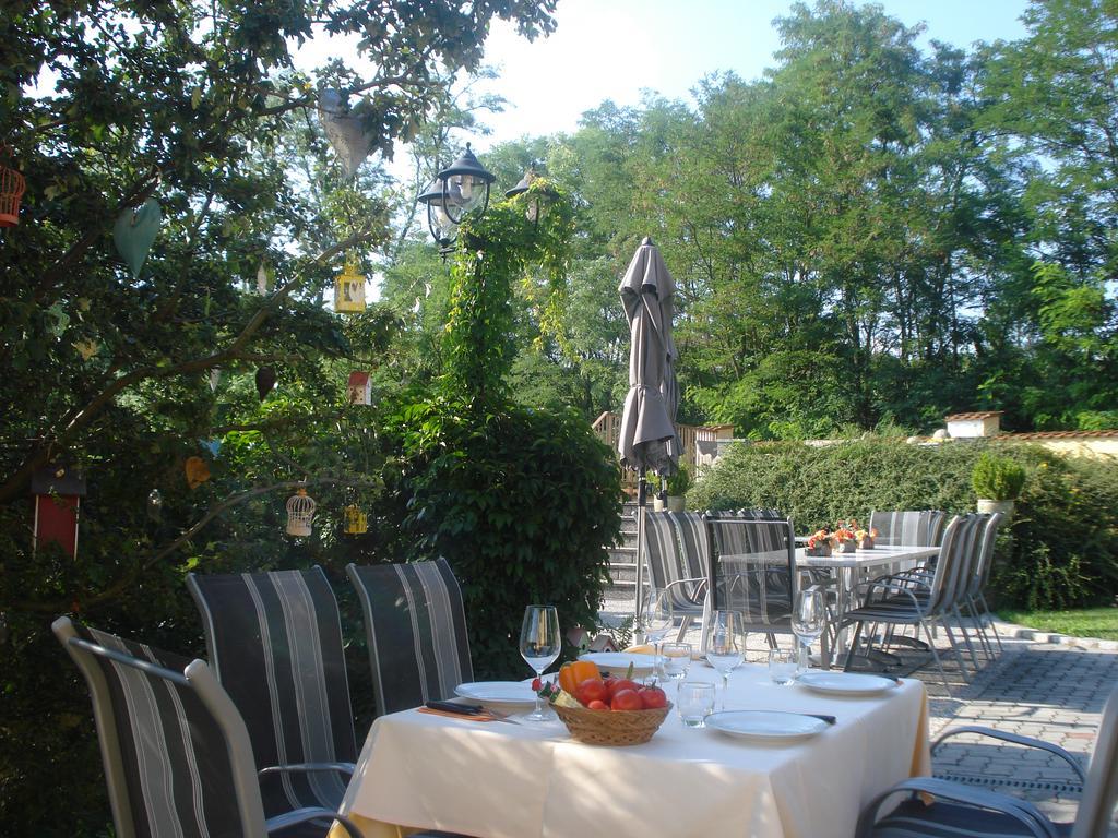 Pulkau Pension Rudi - Weingut Kellner酒店 外观 照片